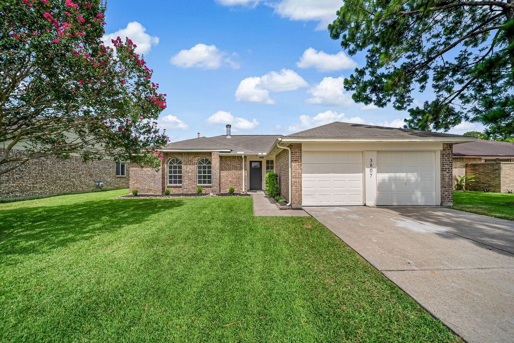 3807 Teakwood Drive, La Porte, TX 77571