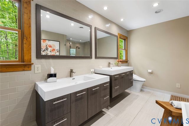 3172 Three Bridge Rd, Powhatan, VA 23139