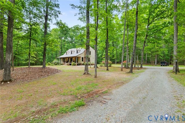 3172 Three Bridge Rd, Powhatan, VA 23139