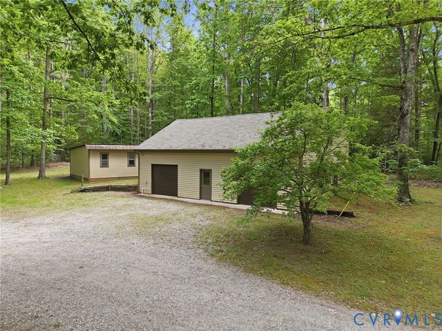 3172 Three Bridge Rd, Powhatan, VA 23139