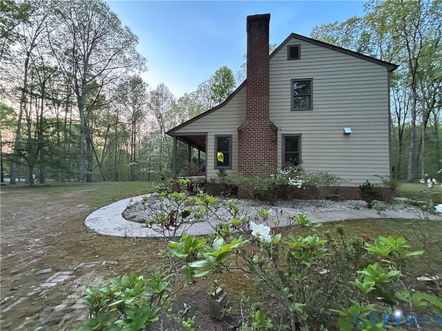 3172 Three Bridge Rd, Powhatan, VA 23139