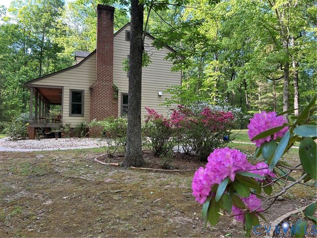3172 Three Bridge Rd, Powhatan, VA 23139
