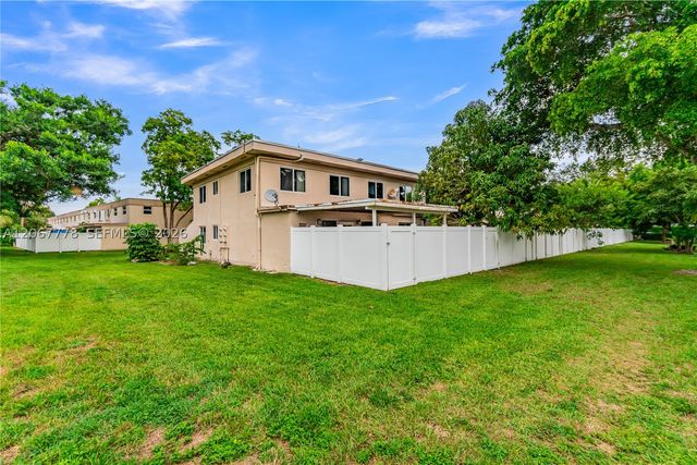 1455 NW 80th Ave J, Margate, FL 33063