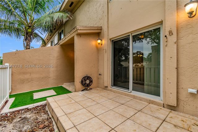 1455 NW 80th Ave J, Margate, FL 33063