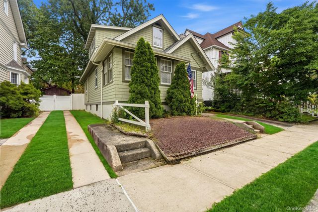 215 Demorest Avenue, Staten Island, NY 10314