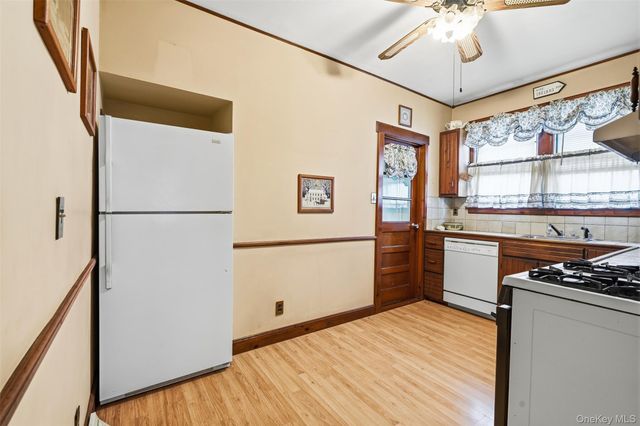 215 Demorest Avenue, Staten Island, NY 10314