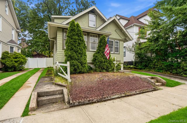 215 Demorest Avenue, Staten Island, NY 10314