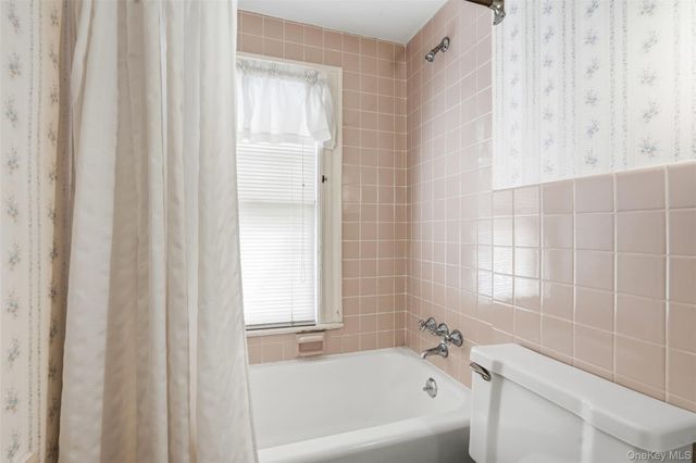 215 Demorest Avenue, Staten Island, NY 10314