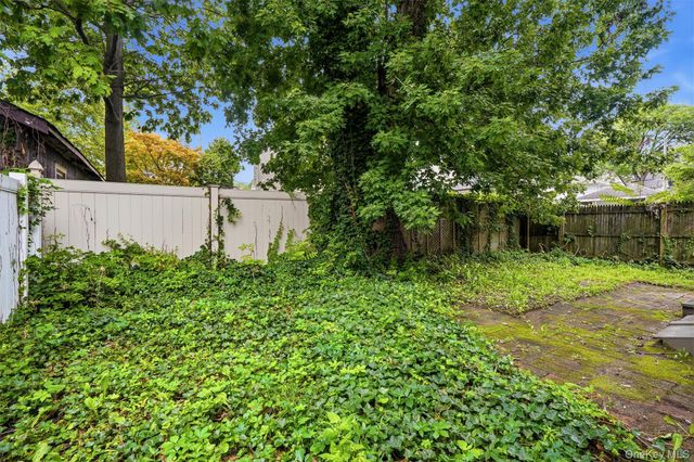 215 Demorest Avenue, Staten Island, NY 10314