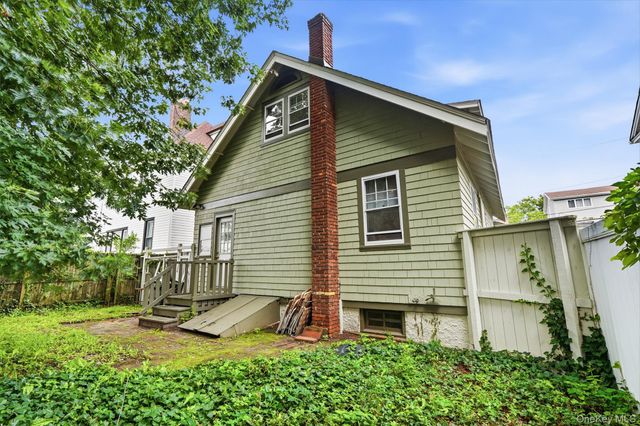 215 Demorest Avenue, Staten Island, NY 10314
