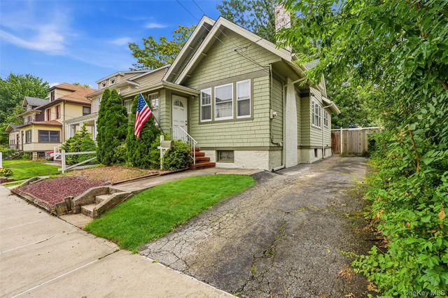 215 Demorest Avenue, Staten Island, NY 10314