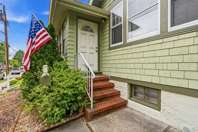 215 Demorest Avenue, Staten Island, NY 10314