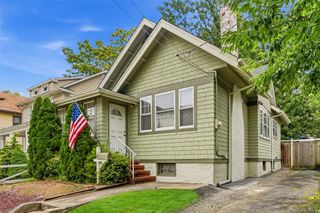 215 Demorest Avenue, Staten Island, NY 10314