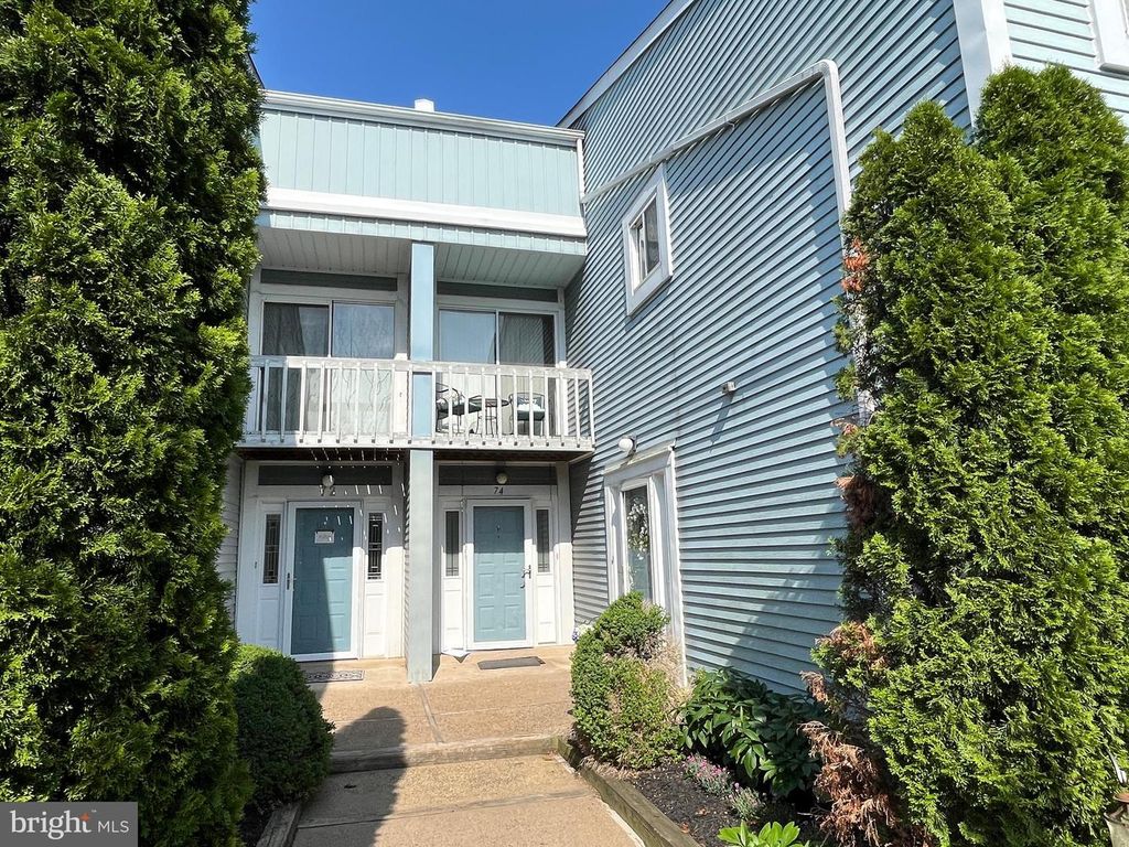 73 HILLCROFT WAY, Newtown, PA 18940