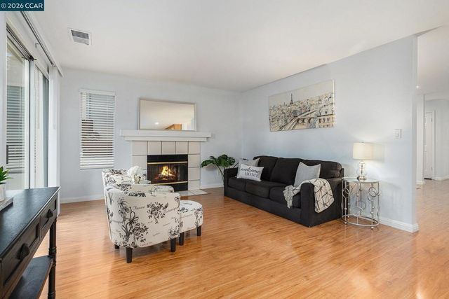 745 745 Bayshore St, Martinez, CA 94553