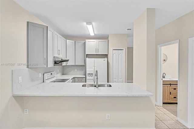 2297 NW 160th Ter 2297, Pembroke Pines, FL 33028