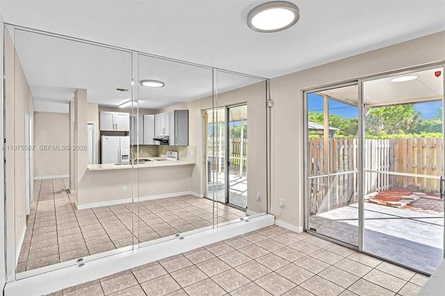 2297 NW 160th Ter 2297, Pembroke Pines, FL 33028