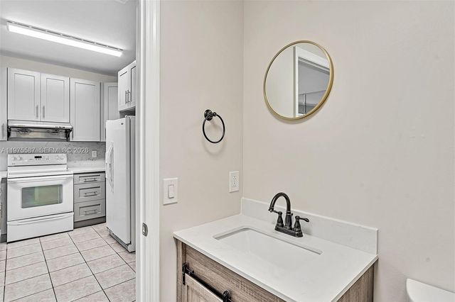 2297 NW 160th Ter 2297, Pembroke Pines, FL 33028