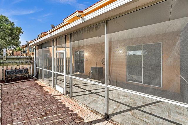 2297 NW 160th Ter 2297, Pembroke Pines, FL 33028