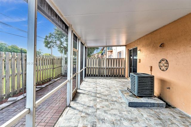 2297 NW 160th Ter 2297, Pembroke Pines, FL 33028