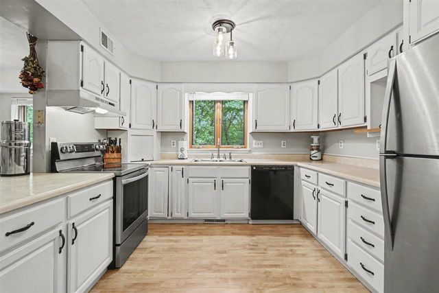 2985 W Kirby Road, Battle Creek, MI 49017