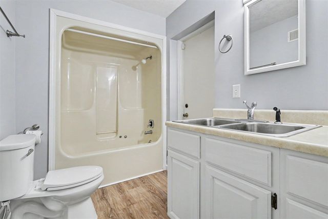 2985 W Kirby Road, Battle Creek, MI 49017