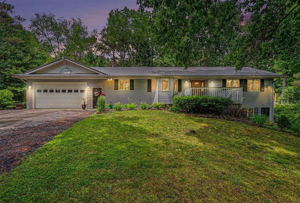 2985 W Kirby Road, Battle Creek, MI 49017