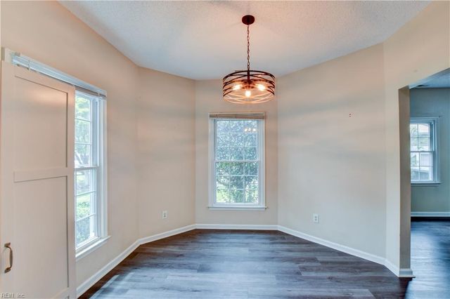 922 Willow PT, Newport News, VA 23602