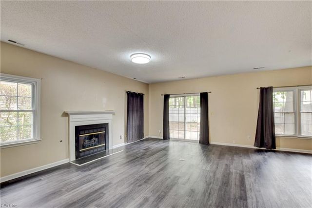 922 Willow PT, Newport News, VA 23602
