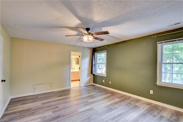 922 Willow PT, Newport News, VA 23602