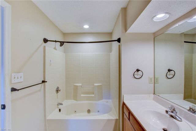 922 Willow PT, Newport News, VA 23602