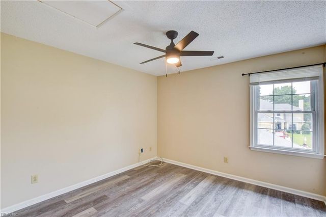 922 Willow PT, Newport News, VA 23602