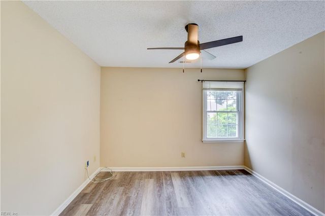 922 Willow PT, Newport News, VA 23602
