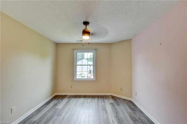 922 Willow PT, Newport News, VA 23602