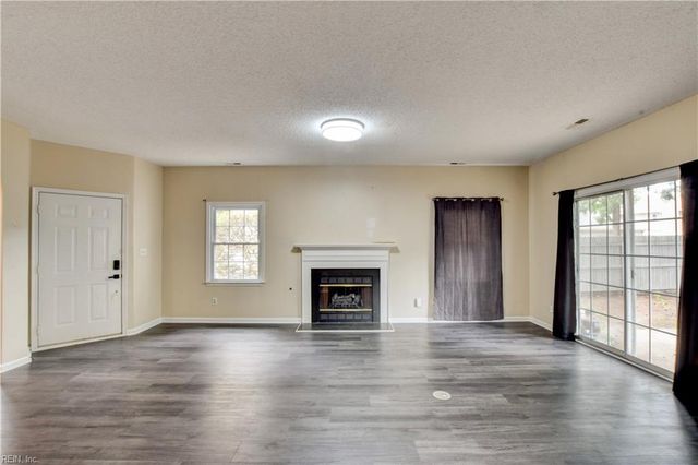 922 Willow PT, Newport News, VA 23602