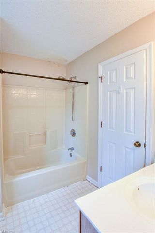 922 Willow PT, Newport News, VA 23602