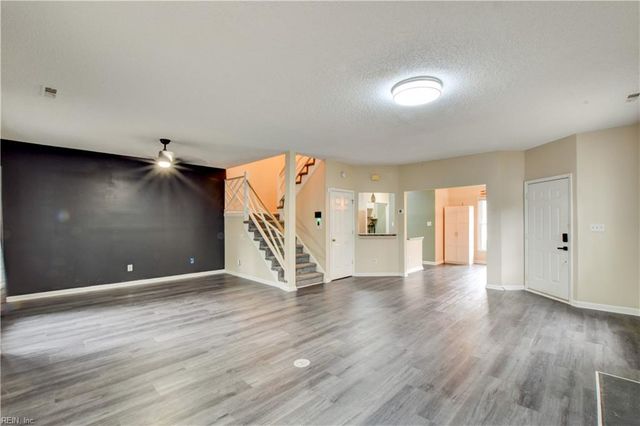 922 Willow PT, Newport News, VA 23602