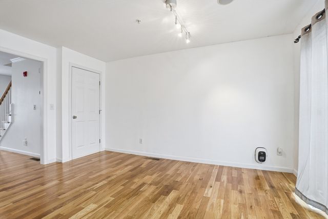 1401 Pawtucket Blvd 2, Lowell, MA 01854