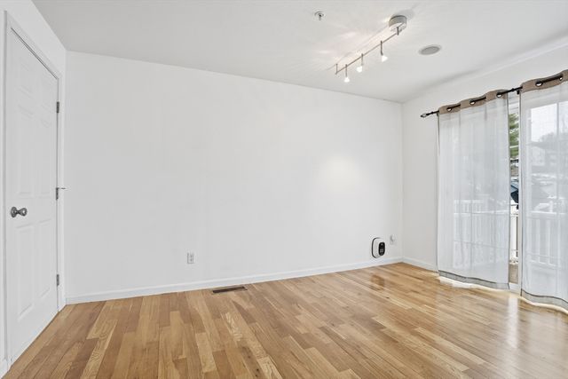 1401 Pawtucket Blvd 2, Lowell, MA 01854