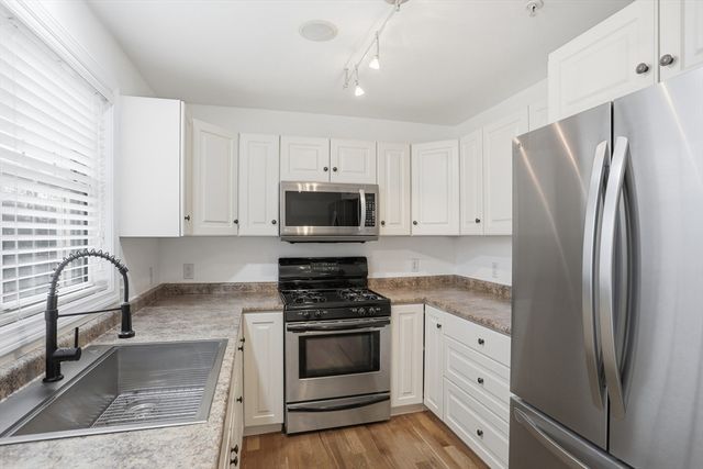 1401 Pawtucket Blvd 2, Lowell, MA 01854