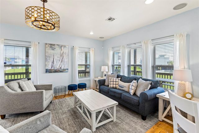 4114 Courageous Lane, Galveston, TX 77554