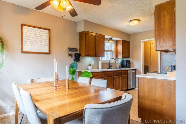 21106 E 32nd Street, Broken Arrow, OK 74014