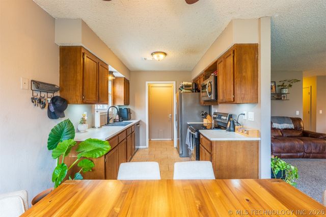 21106 E 32nd Street, Broken Arrow, OK 74014