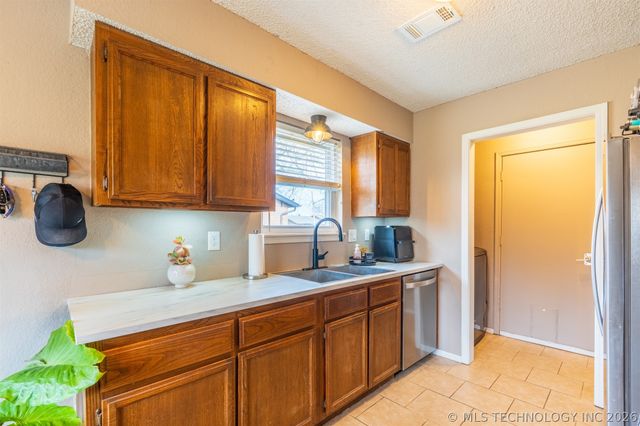 21106 E 32nd Street, Broken Arrow, OK 74014