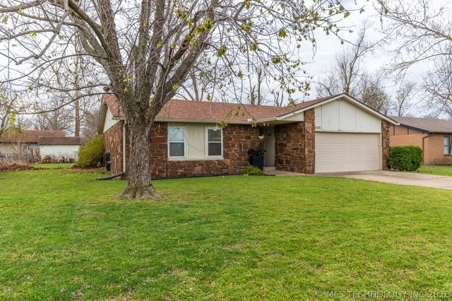 21106 E 32nd Street, Broken Arrow, OK 74014