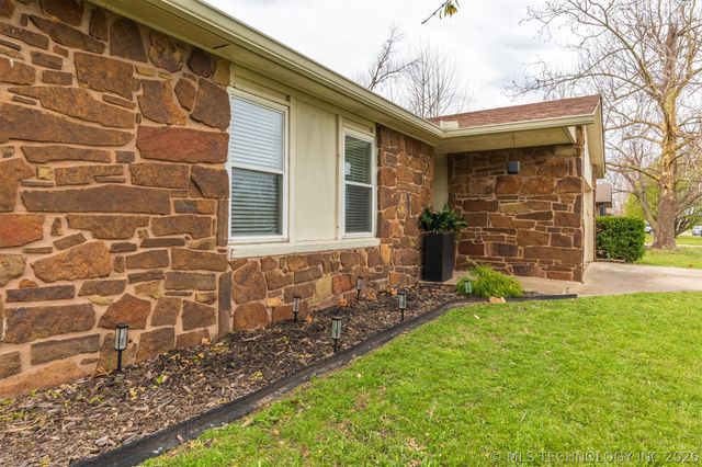 21106 E 32nd Street, Broken Arrow, OK 74014