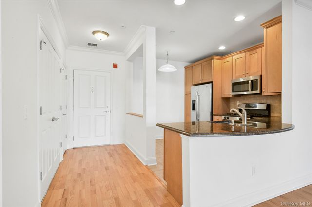 55 1st Street 207, Pelham, NY 10803