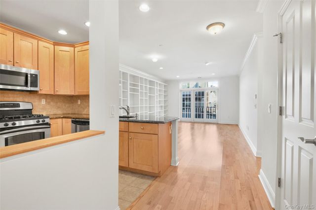 55 1st Street 207, Pelham, NY 10803