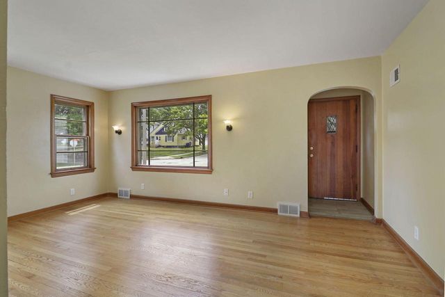 5237 35th AVENUE, Kenosha, WI 53144