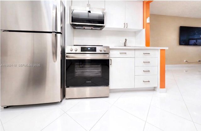 3505 S Ocean Dr 621, Hollywood, FL 33019